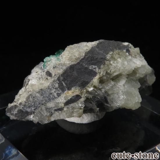 コロンビア Muzo産 エメラルド＆パイライトの母岩付き原石 No.15