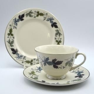 貴重！英国ロイヤルドルトン社のジヤポニズムの皿 Bottle Japan状態