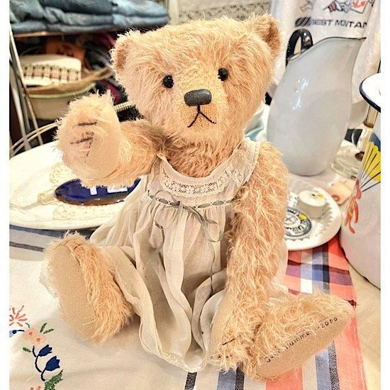 プードル好きさんのためのアンティークレースを纏ったテディプードル