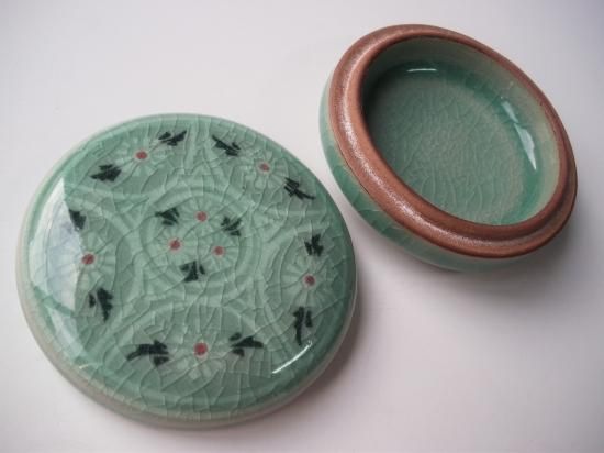 高麗青磁香合 (共箱)天馬窯 土仙 - 茶道具販売 栗林園