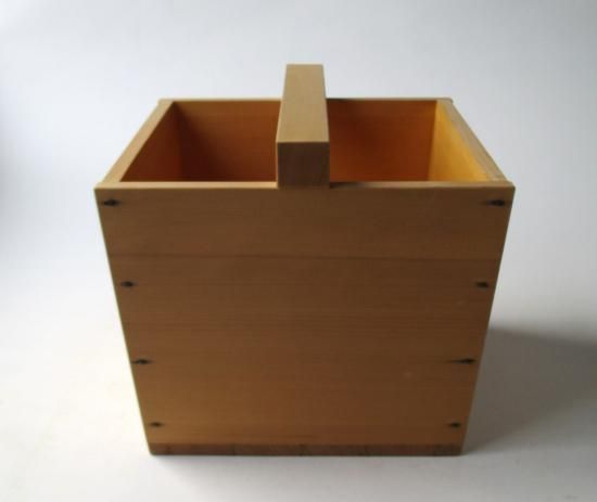 利休好写 檜木地 釣瓶水指 (紙箱) - 茶道具販売 栗林園