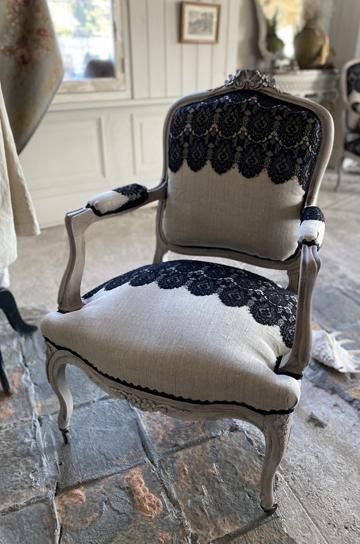 ロココ調アンティークアームチェア【パディントン】｜アンティーク家具