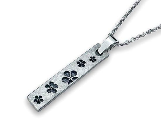 一点のみ】Hizm/SK accessory/札形ペンダントトップS 灰銀黒桜ウルトラ