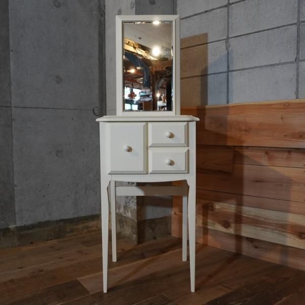 Francfranc(フランフラン)の白を基調とした可愛らしいリリオドレッサー