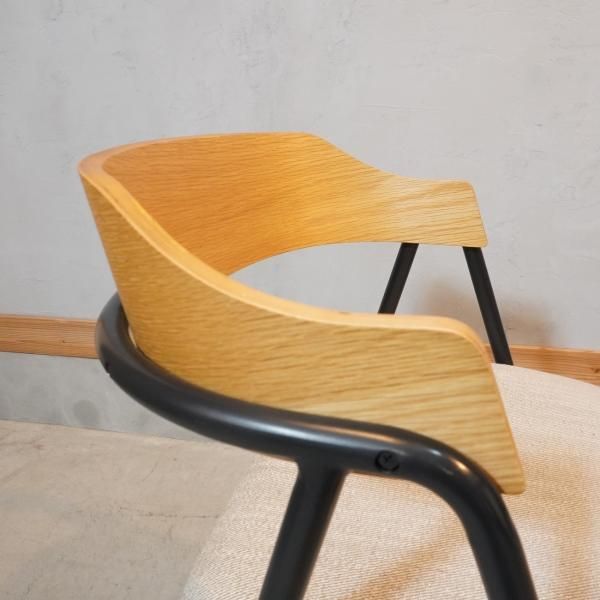 unico(ウニコ)のELEMT(エレムト)シリーズのダイニングチェアー