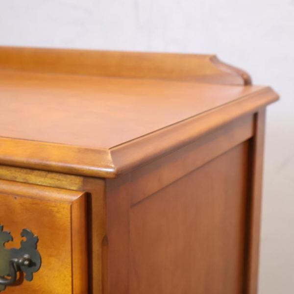 横浜クラシック家具 Daniel(ダニエル)のA-109 6段チェストです。樺桜