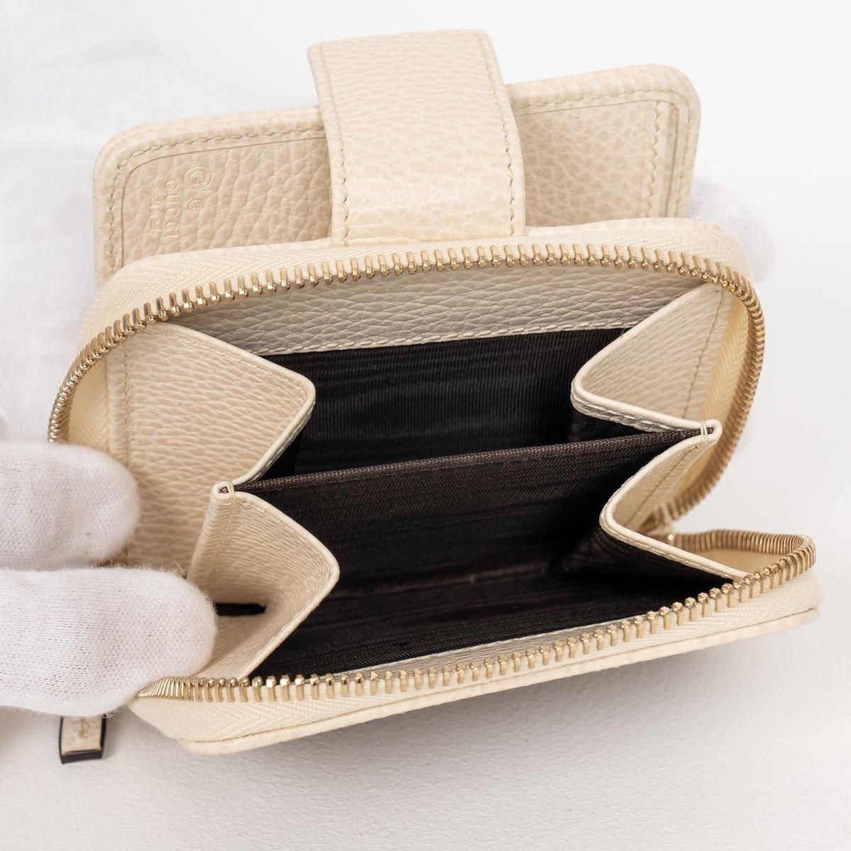 グッチ 折り財布 GGキャンバス ロゴ プレート アイボリー ファスナー