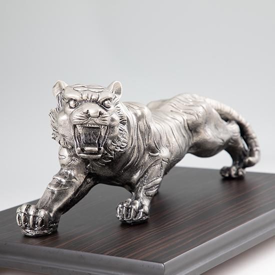 錫 置物 干支 とら（寅） 黒漆加工 [No.186F-3]｜薩摩錫器工芸館