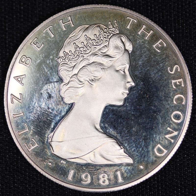 マン島 Isle of Man エリザベス2世 三脚巴 トリスケル 5ポンド 銀貨