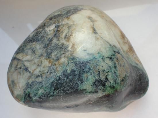 ミャンマー翡翠原石・1 160mm/2877g 8,000→5割引,000 - ザ