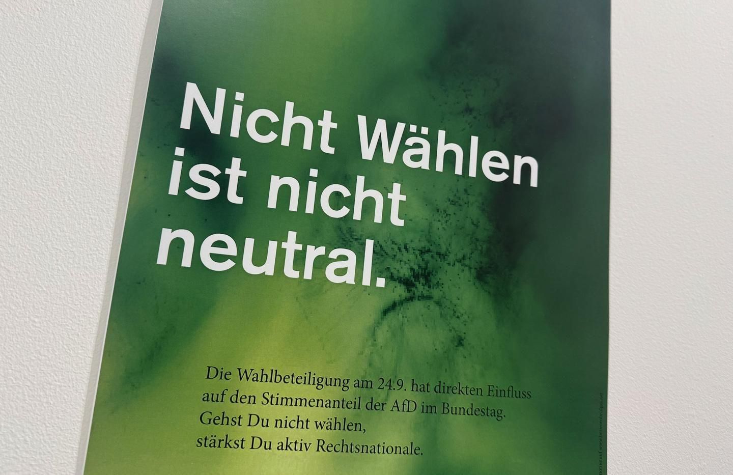 Wolfgang Tillmans | 投票を促すアート - ポスター専門店 KNAPFORD