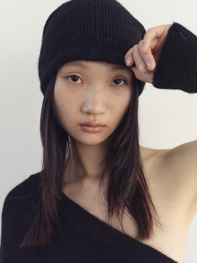 Bucktail Knit Beanie - ROSARYMOON OFFICIAL WEB STORE