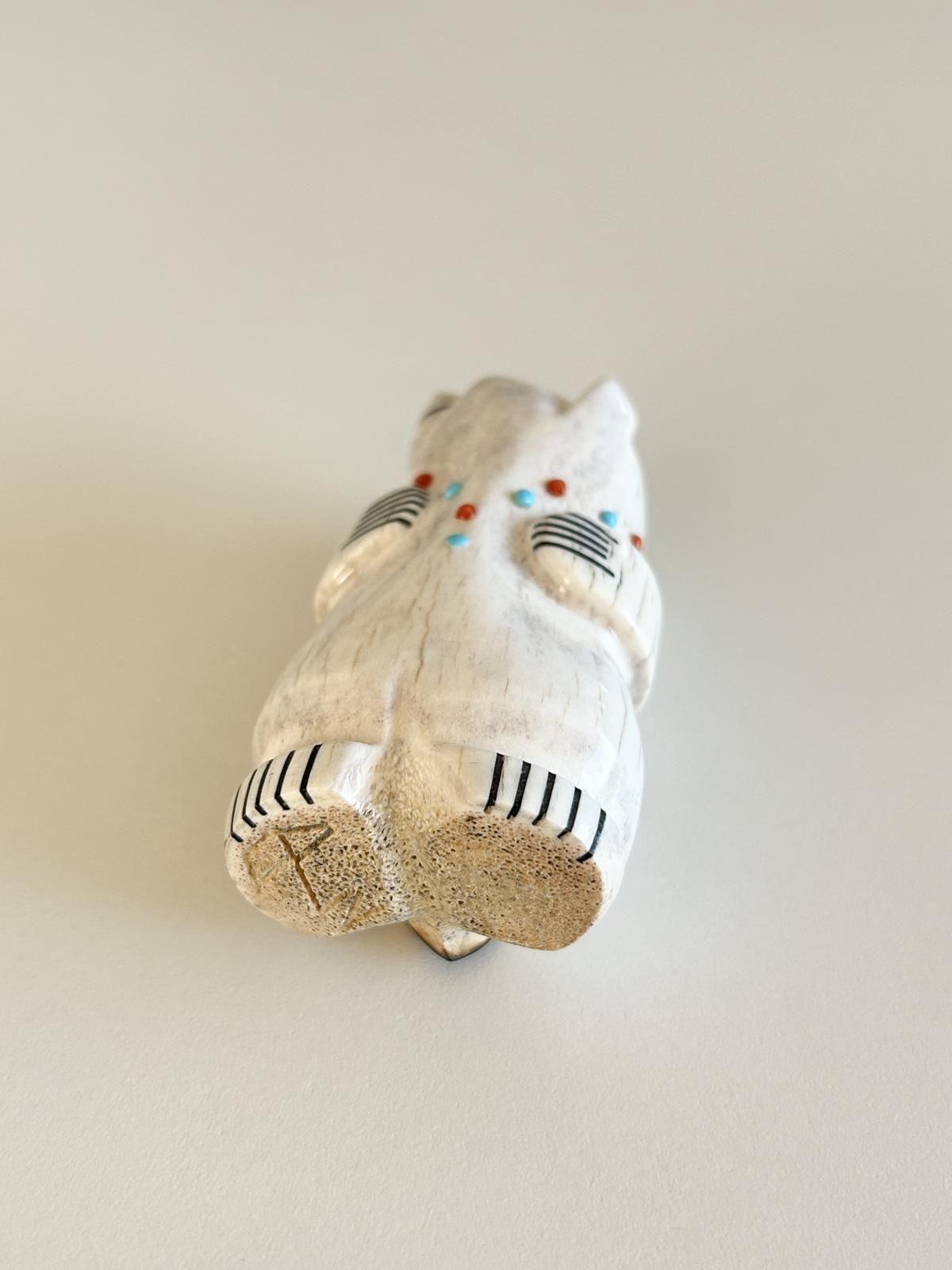 ズニ族 くまフェティッシュ（鹿の角） - インディアンジュエリー専門店