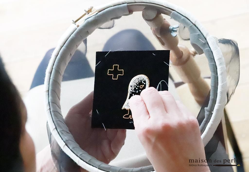 小林モー子 お味噌汁 ビーズブローチ お味噌汁 ブローチ ミニ - WEB