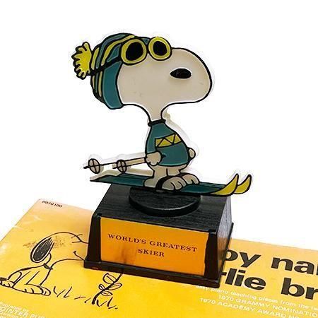 AVIVA社より、ピーナッツトロフィーシリーズ スヌーピースキー