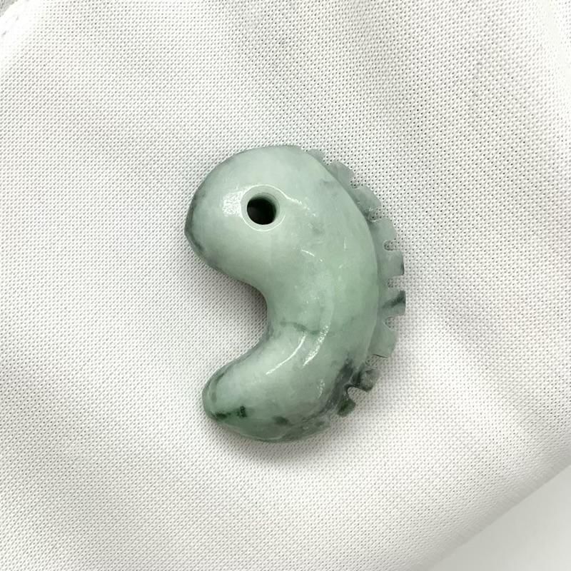 土日セール】糸魚川翡翠 勾玉 小鳥型 土日セール】糸魚川翡翠 勾玉