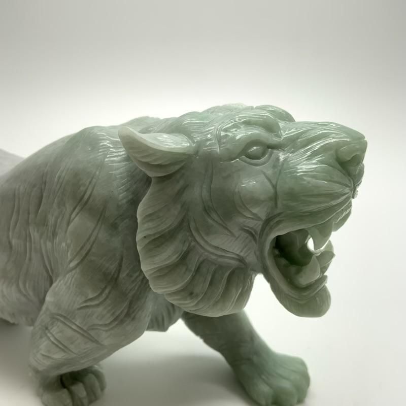 ミャンマー翡翠 虎 】 クォーツ quartz 天然石 万能石 浄化 開運 魔