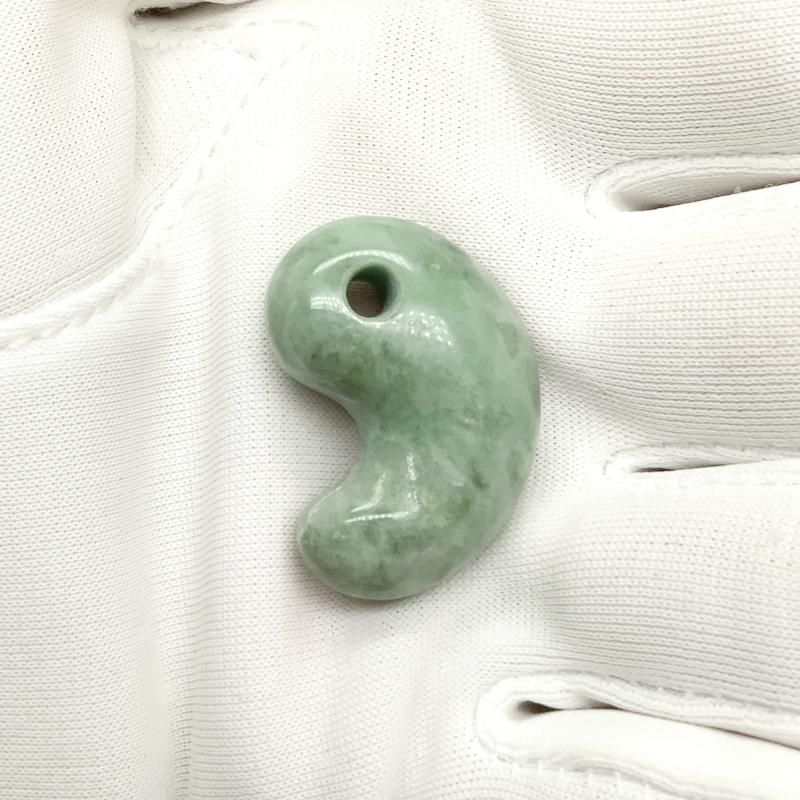 ✳摩訶不思議**吉祥開運 糸魚川翡翠小滝産*勾玉 守護石にお持ち