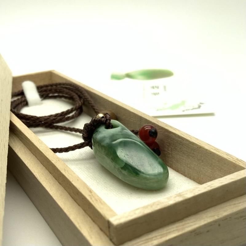 糸魚川翡翠 大珠 マクラメ編みペンダント 】 国産 天然石 糸魚川翡翠