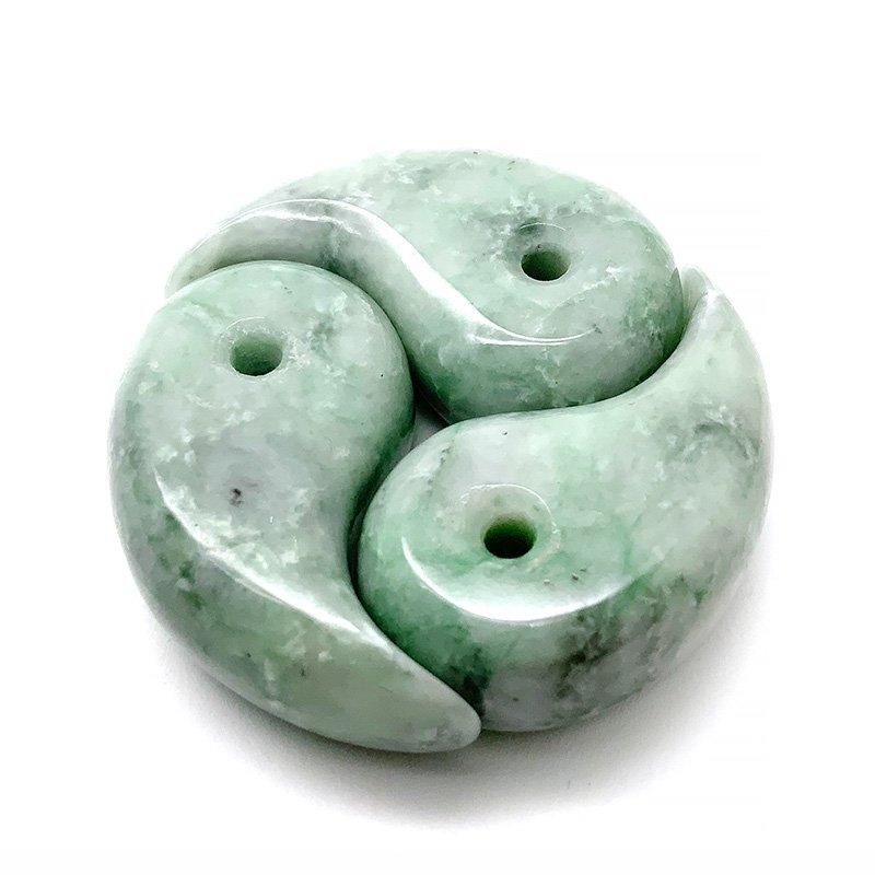 糸魚川翡翠 三つ巴勾玉 AAA】 | めのうの店川島【公式通販】創業明治10年