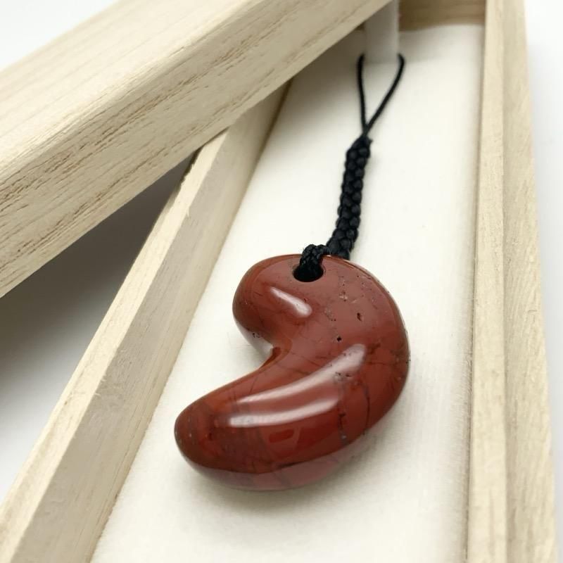 佐渡赤玉石 勾玉 大】 | めのうの店川島【公式通販】創業明治10年