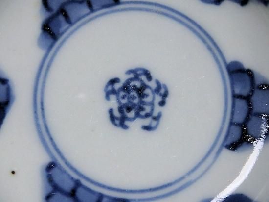 古伊万里 染付 平角繋ぎに五弁花の図 豆皿 A879AS-BWo