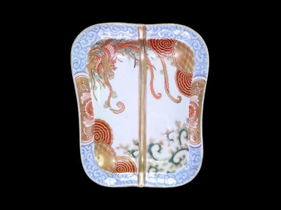 古伊万里 色絵 陽刻鳳凰文図 軍配形変形皿