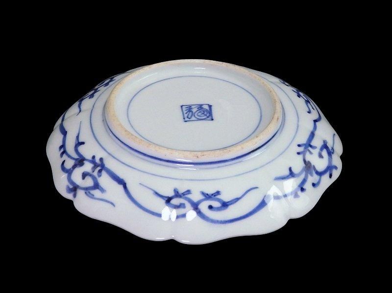 大聖寺伊万里 金襴手 牡丹に金唐草図 4寸皿