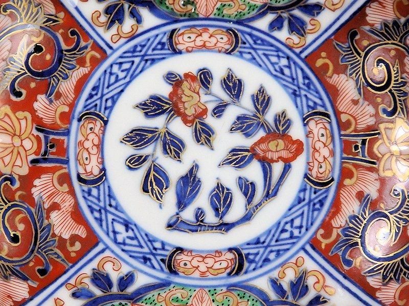 大聖寺伊万里 金襴手 牡丹に金唐草図 4寸皿