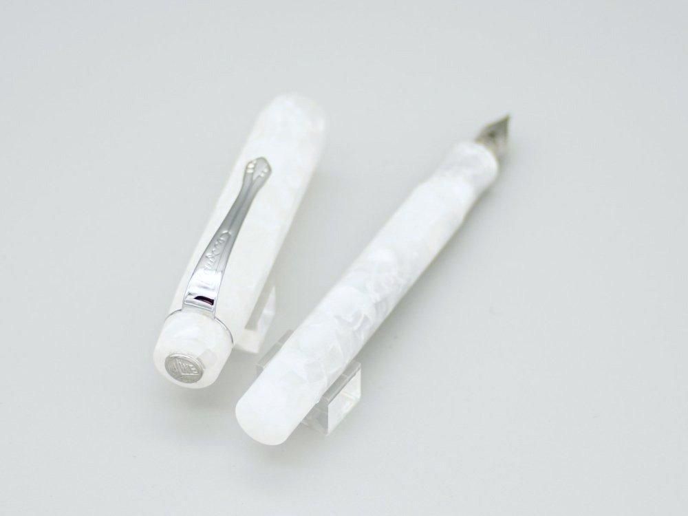 カヴェコアートスポーツミネラルホワイト