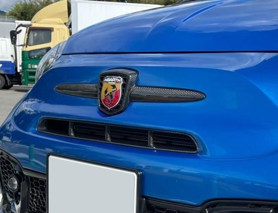 Sforza Abarth500 595 695フロント エンブレム ウィスカー | カーボン