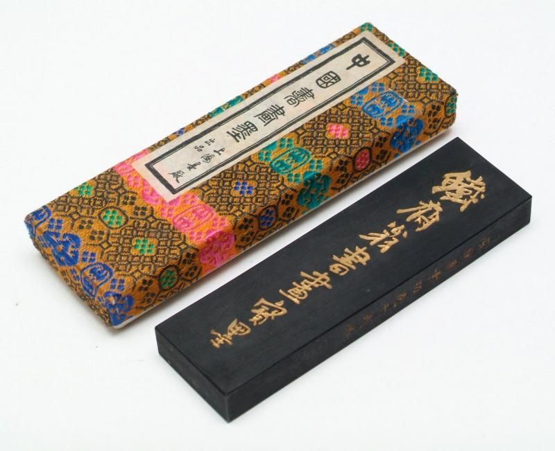 旧墨 鉄斎翁書画寶墨 五石漆煙 徽歙曹素功尭千氏造 1/8型 二両 1980年