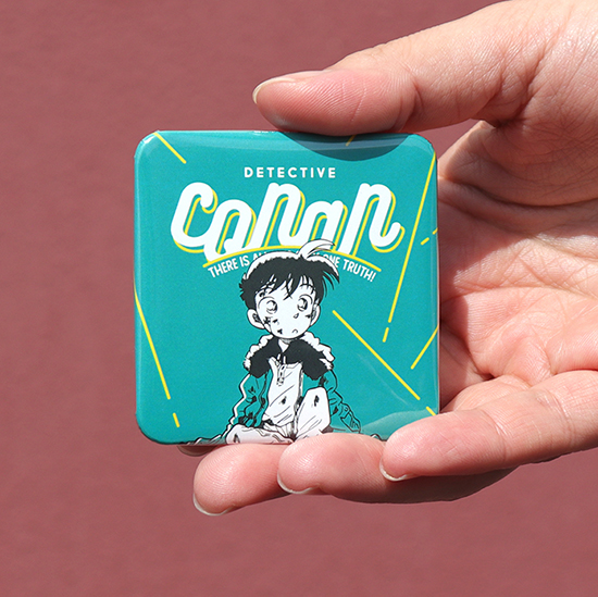 探偵社】スクエア缶バッジ - コナン探偵社オンラインストア