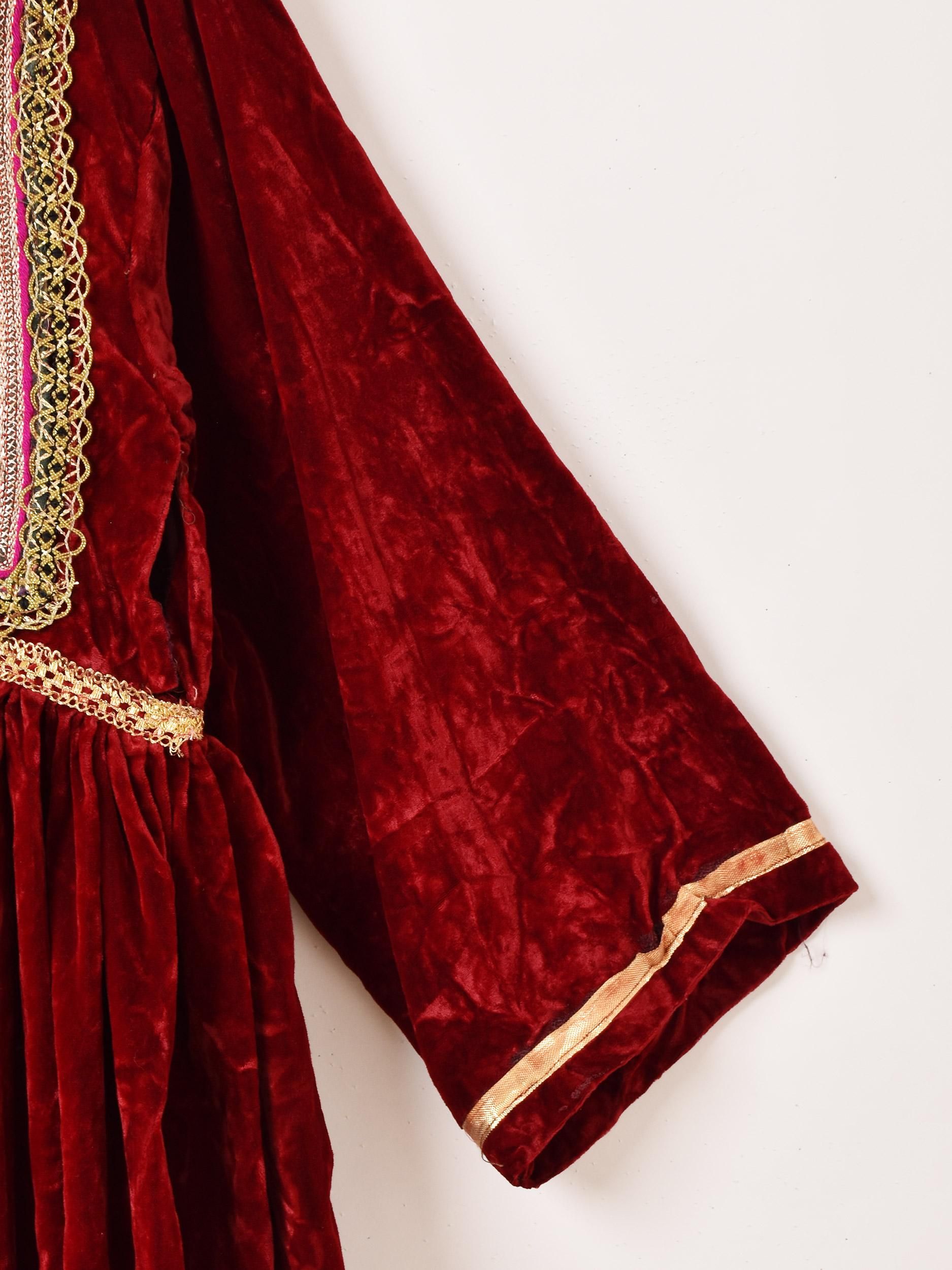 ベロア バロチスタンドレス | 上品な民族衣装 - 古着屋
