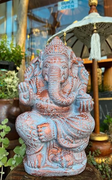 ブルーサファイア製 ガネーシャ像／希少石・手彫り・ネパール仏像