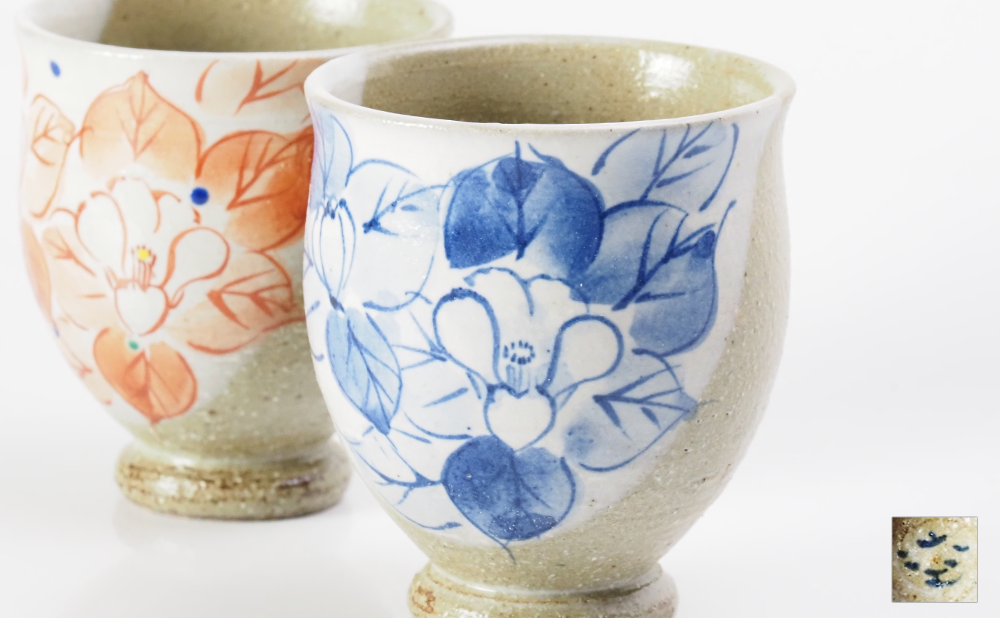 九谷焼 虚空蔵窯（石川県能美市）緑地に椿柄 皿2種4枚組 九谷焼 虚空蔵