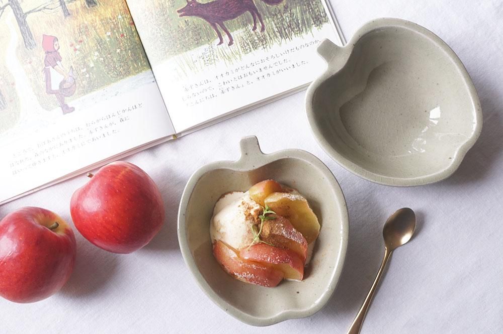 赤と緑の花模様の菓子鉢 トップ 赤と緑の花模様の菓子鉢 青緑色 花模様