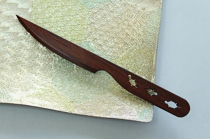 繊細彫刻 唐木 紅木 なす 木彫 蓋物 香合 香道具 繊細彫刻 唐木 紅木