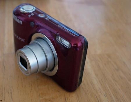 充電いらず！ 乾電池で動くニコンのコンデジを使ってみた - 価格.com