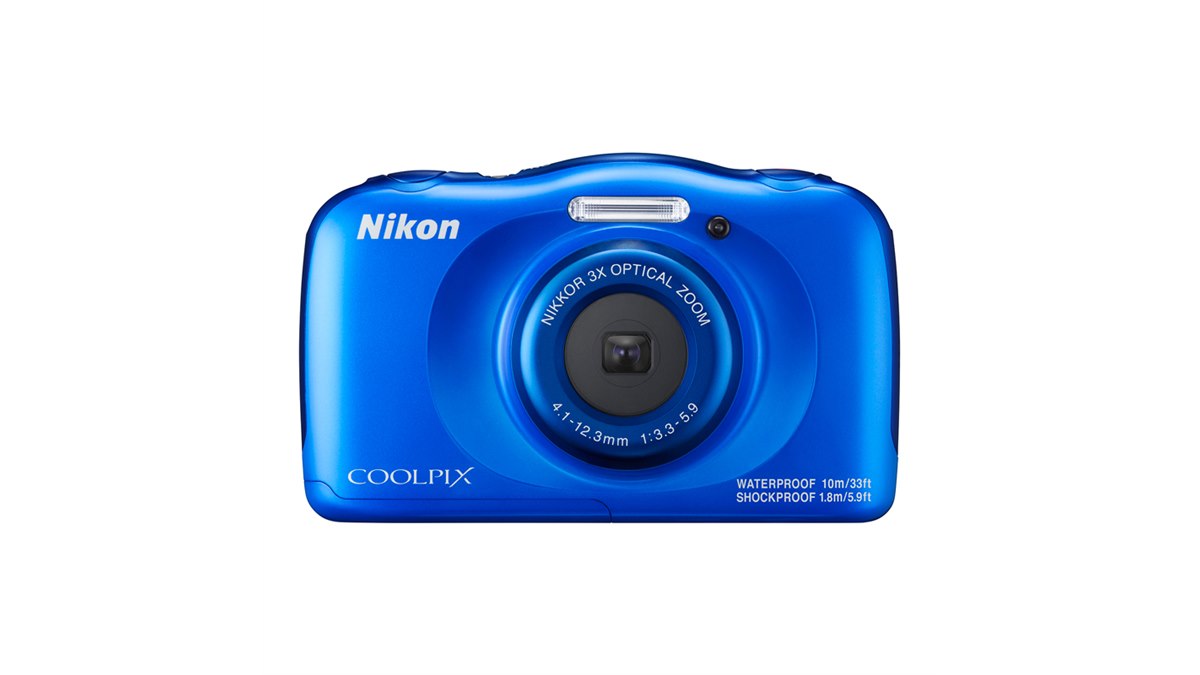 ニコン、親子で楽しめる防水・耐衝撃カメラ「COOLPIX W100」を10/28
