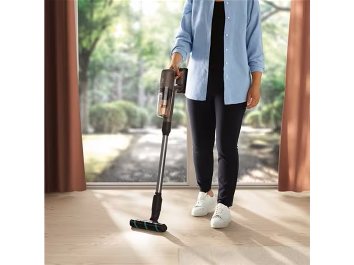 エレクトロラックス、1.9kgのコードレス掃除機「UltimateHome 700