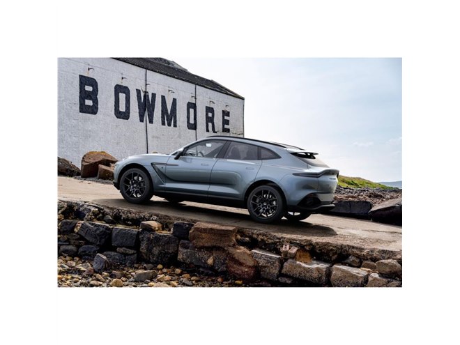 世界限定18台！ 「アストンマーティンDBXボウモアエディション」登場