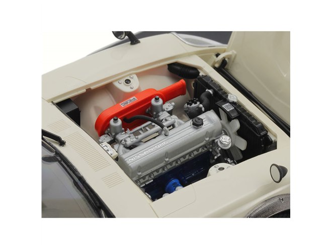 タミヤ、エンジンを鑑賞できる「1/24 フェアレディ 240ZG ストリート