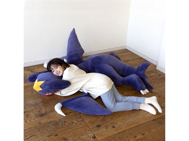 ガブリアス 等身大 ぬいぐるみ 全長約1.6m、マッハポケモン