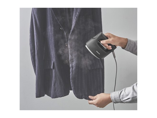パナソニック、スチーム量が向上した衣類スチーマー「NI-FS790」を本日
