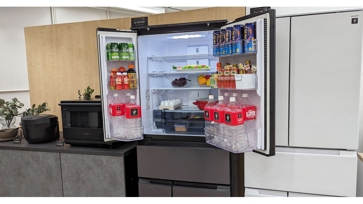Wi-Fi接続で節電効果アップ！ シャープの奥行63cmの薄型冷蔵庫「Fit63