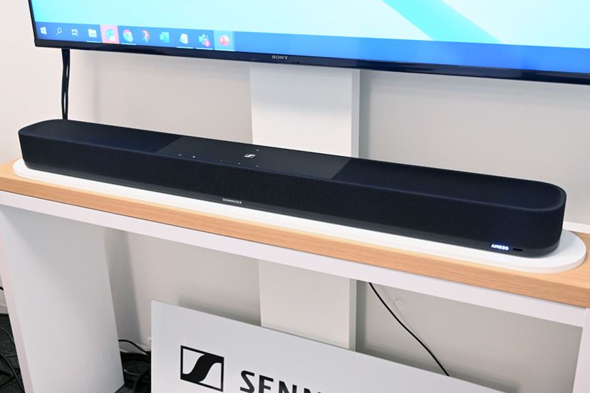 7.1.4chをサウンドバー1本で実現！ ゼンハイザー「AMBEO Soundbar Plus