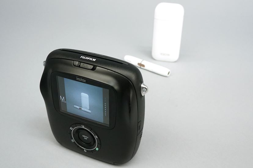 絶対失敗しない最新チェキ「instax SQUARE SQ10」で誰もがアーティスト