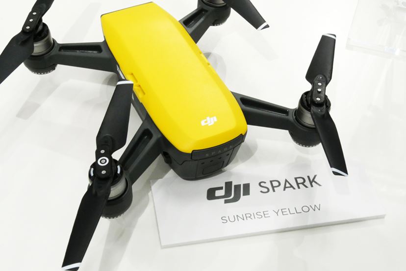 ドローンデビューに最適な「DJI SPARK」が登場！ 手のひらサイズで