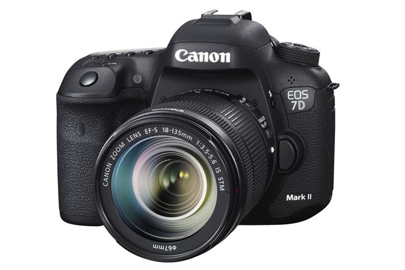 Canon EOS 80D ダブルズームセット おまけのカメラバッグ付き Canon